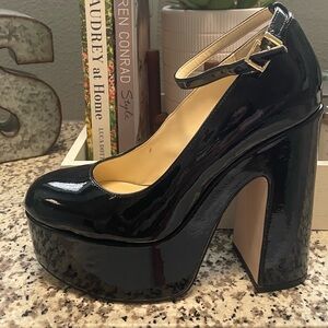 Very Fashionable Jessica Simpson Shoes.